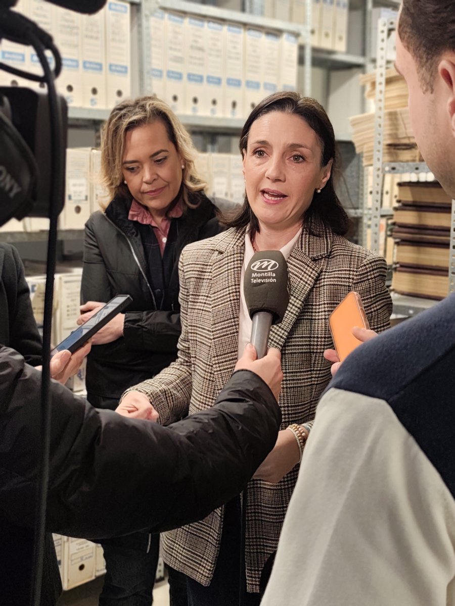 La Diputación impulsa la digitalización y catalogación del archivo municipal de Montilla