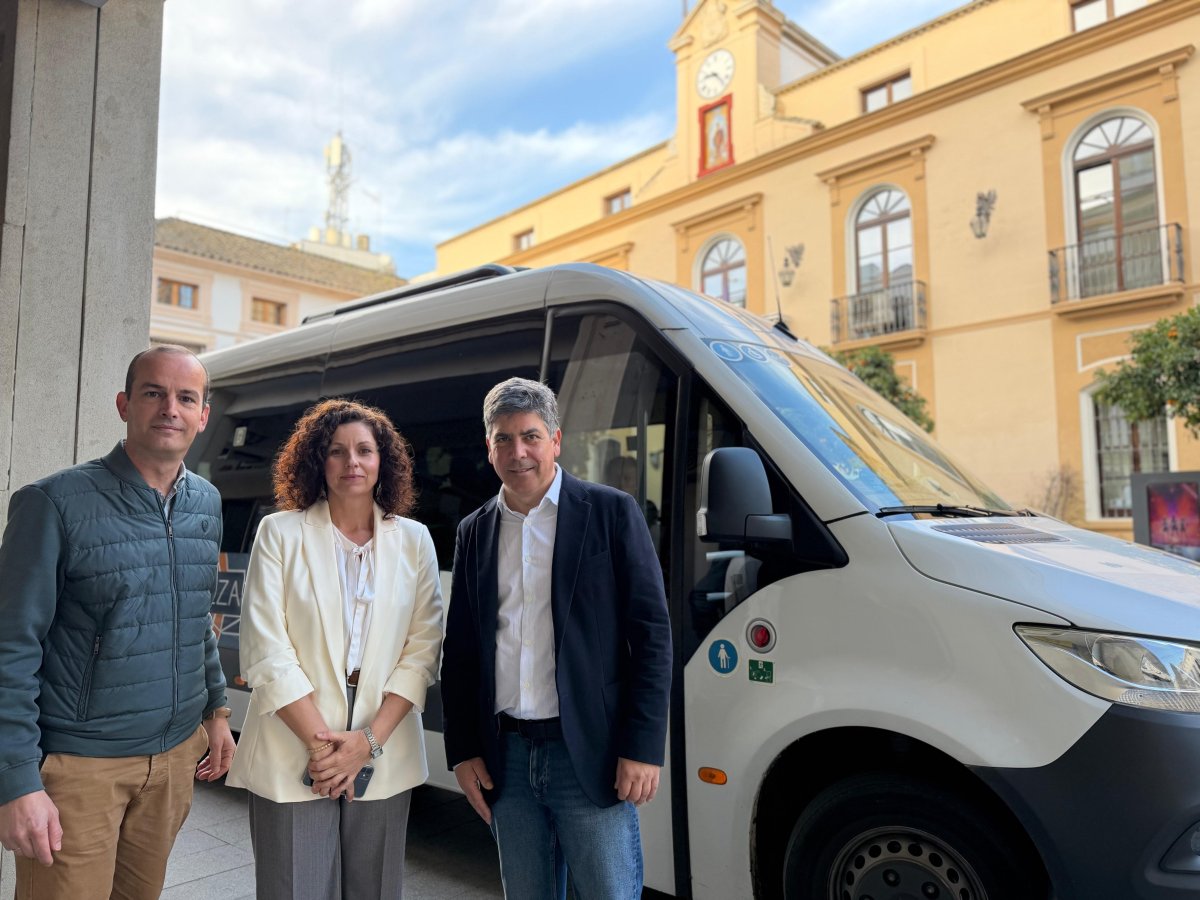 Montilla geolocaliza su autobús urbano y refuerza el servicio escolar