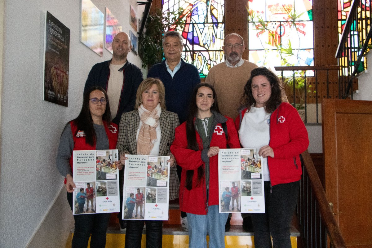 Cruz Roja y el Ayuntamiento presentan en Hinojosa un ciclo de bienestar para mayores