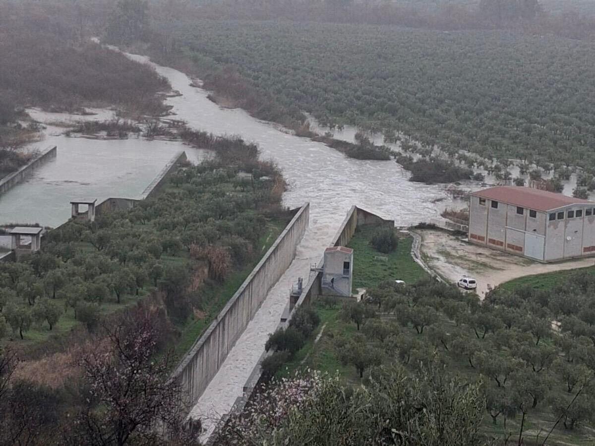 Vadomojón, al 70% tras fuertes lluvias; activado dispositivo de seguridad