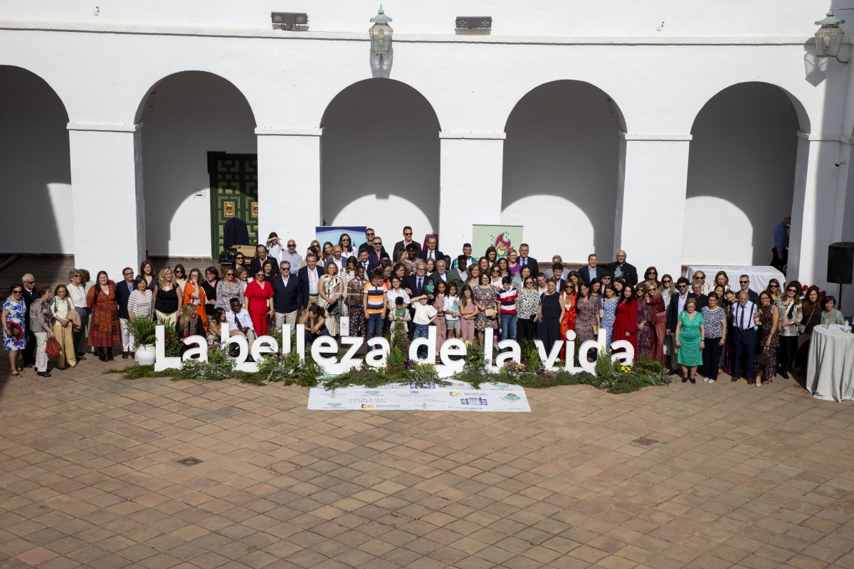 Salvador Fuentes recibe "Puerta Verde" y ratifica apoyo a tres proyectos sociales