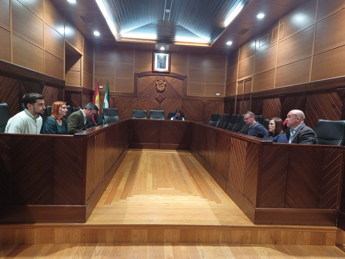 IU acusa al alcalde de Pozoblanco de desorganización: 90 trabajadores sin contrato y subidas salariales retroactivas