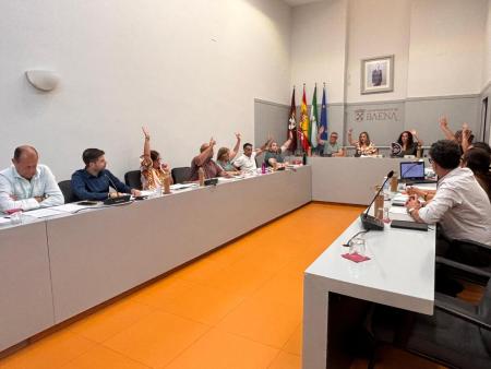 imagen de Pleno blinda Laguna de La Quinta; plan climático aprobado con apoyo de PSOE e IU (PP abst., VOX no)