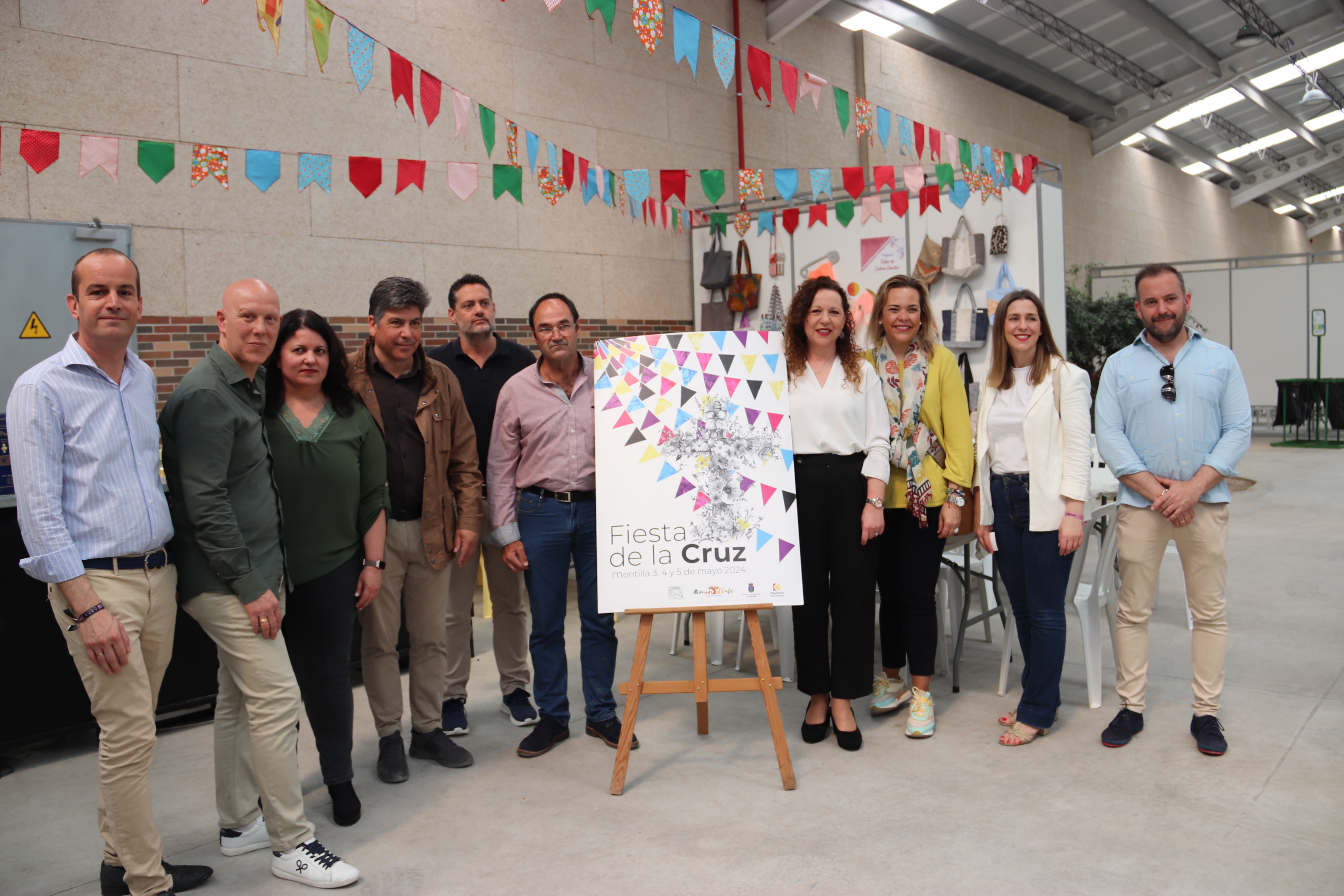 Preparativos para la Fiesta de la Cruz en Montilla: Concurso, música y desfiles del 3 al 5 de mayo.