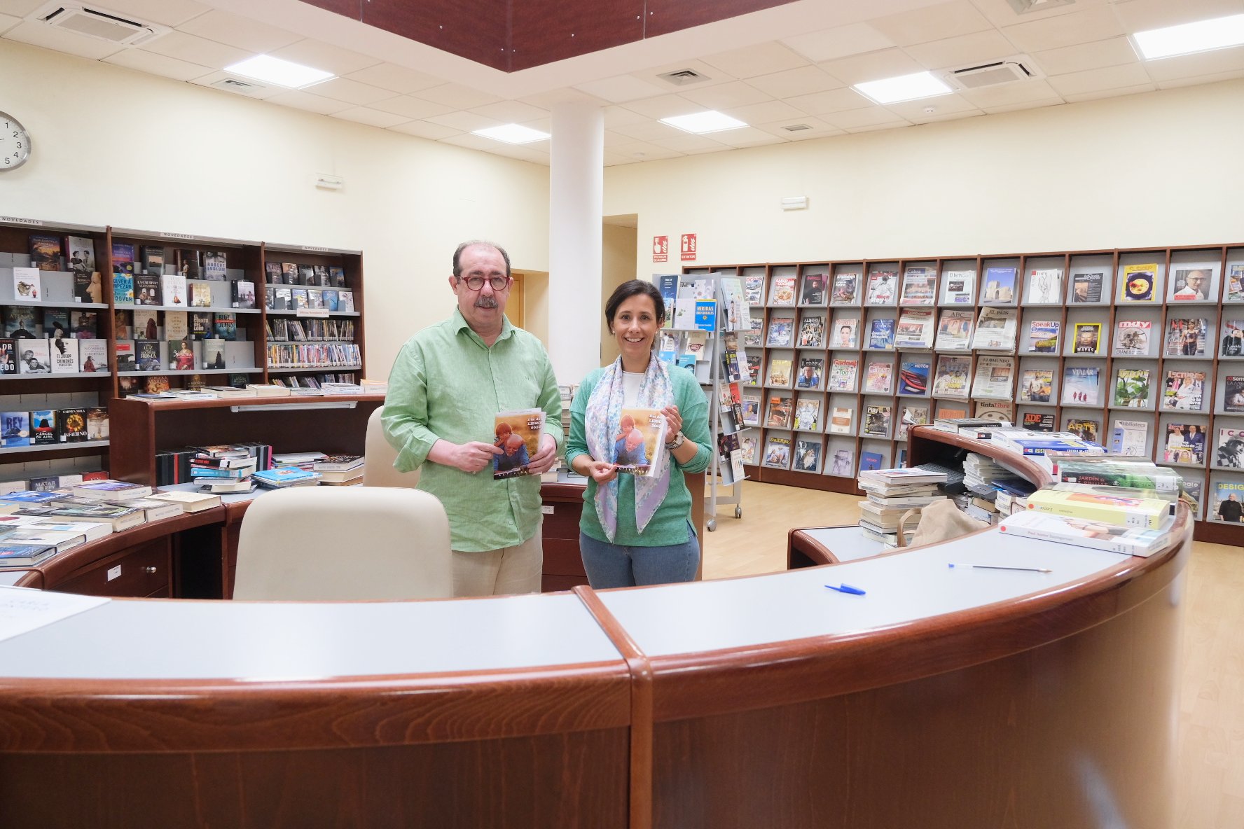 Cabrerenses celebran Día del Libro en honor a Juan Valera