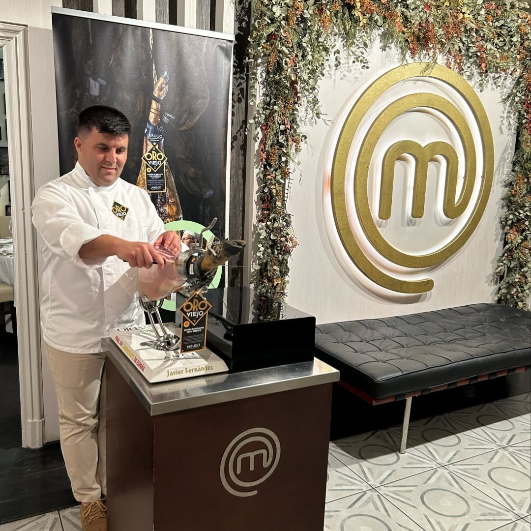 Javier Fernández, campeón de España de Cortadores de Jamón en Villanueva de Córdoba